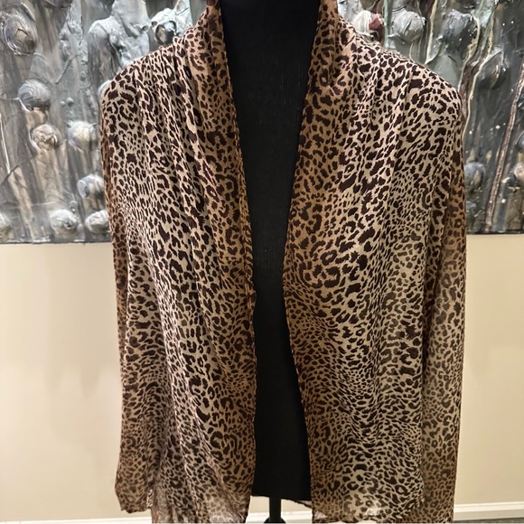 🔥 Leopard Print Sheer Shawl - Picture 2 of 7